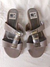 Andrea Renzi Pantoletten Sandaletten Gr.37  Lackleder, braun taupe, Neu!