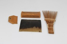 Antiker Kamm Set aus Holz & Knochen – 4 Stück Vintage Haarbürsten