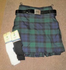Vintage marineblau/grün Tartan Kilt mit schwarzem Ledergürtel & 2 Paar Kiltsocken