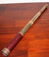 altes Teleskopfernrohr aus