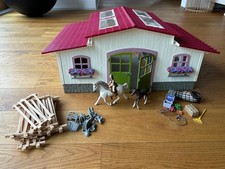 Schleich  Reiterhof 42344 mit Reiterin und Pferden