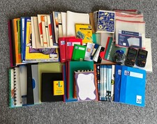Unzählige Artikel für Schule oder Büro Blöcke, Hefte, Taschenrechner usw.