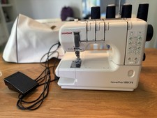 Janome Cover Pro 1000 CPX, Limitierte Edition, Nähmaschine