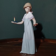 NAO Porzellanfigur "To Light