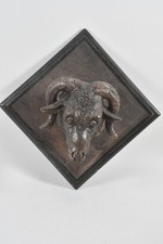 C26D14- Holz Figur Heidschnucke-/ Schafskopf auf Holzplatte montiert