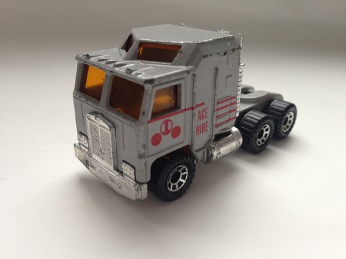 Matchbox kenworth aerodyne - -,