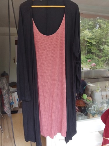 Schönes kleid bon prix - .,
