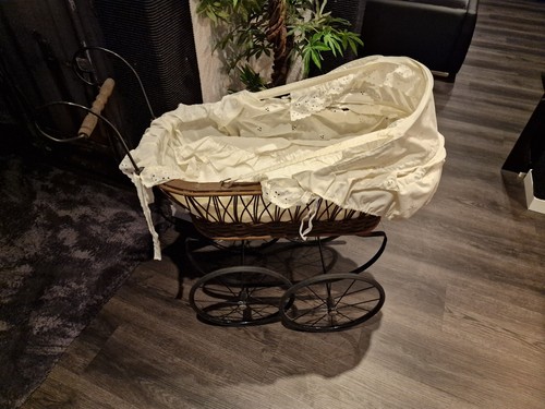 Rarität puppenwagen aus eisen - rarität,