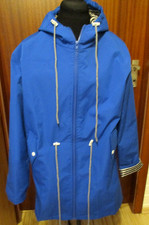 leichter Regenmantel für