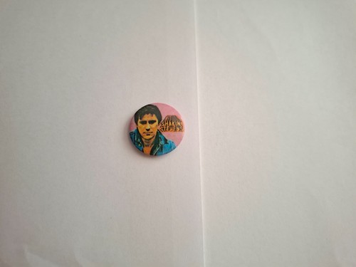 Anstecknadel shakin stevens - ,
