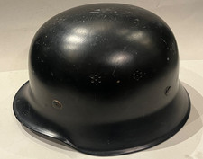 Alt Stahlhelm Schwarz  Feuerwehr Stahl Glocke + Innenfutter gestempelt o Abzeich