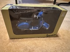 NewRay 42213 VESPA P200E blau