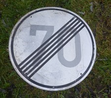 altes Verkehrsschild Schild