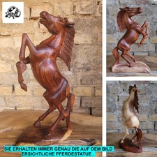 Pferdefigur aufbäumend aus