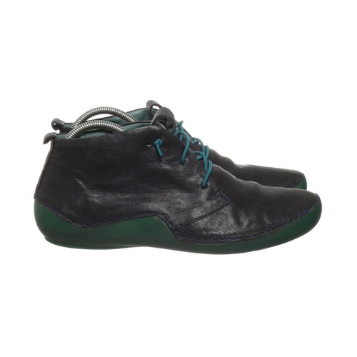 Think schnürstiefel - think!,,