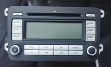 Original VW RCD 300 MP3 CD Autoradio Touran Golf V Caddy mit Code  Wie Neu
