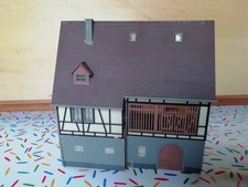 Haus mit Scheune, H0