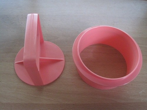 Tupperware hamburger patty - hamburger,