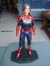 Figur CAPTAIN MARVEL limited Edition wie neu in OVP aus Vitrine Sammlernachlass.