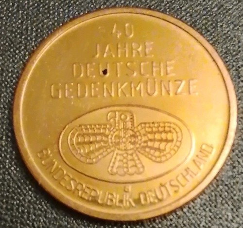 Goldene medaille jahre - medaille,