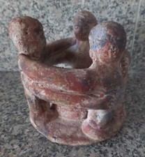 Freundeskreis 3 Personen Mythos mit Teelicht