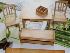 DDR Puppenmöbel Tisch Sitzbank Stühle 1960er Holz Pilsner urquell bierkasten G