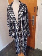 Sommermantel mit Brosche