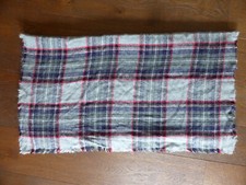 Schal Kuschelschal Schultertuch grau schwarz rot rosa lila weiß kariert Fransen