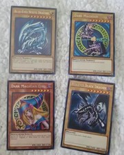Yu-Gi-Oh! Holo Karten Set – Blauäugiger Weißer Drache (DDS)  Dunkler Magier  etc