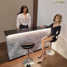 2PC Maßstab 1:6 Puppenhaus Miniatur Bartheke Drehstuhl Soldat Hocker Deko