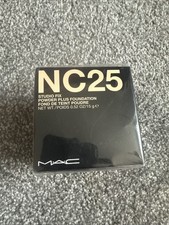 mac studio Powder Plus Fix Foundation NC25