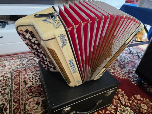 Akkordeon,Knopfakkordeon.