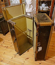 Großer amerikanicher Überseekoffer Yale & Towne MFG Co.,Trunk, Kleiderschrank