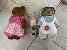 Bärenfamilie Bäreneltern mit Dachskind Puppenhaus Puppenstube 1:10 1:12 Kind