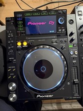 2 X CDJ-2000 Nexus , inkl. Case