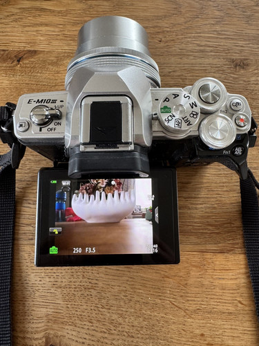 Olympus m10 mark iii - om-d,