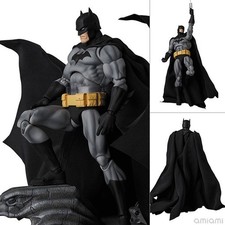 MAFEX 126 BATMAN HUSH BLACK