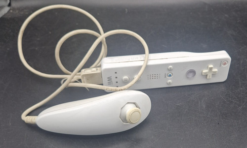 Nintendo wii remote nunchuk - nintendo,