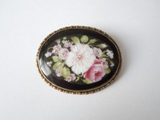 Vintage Porzellan Brosche Handbemalt Relief Blumen oval 13,2 g/4,9 x 4,0 cm