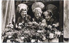 20034978 - Trachten, Frauen lachen,Erwin Burda AKU2 Kind 1948