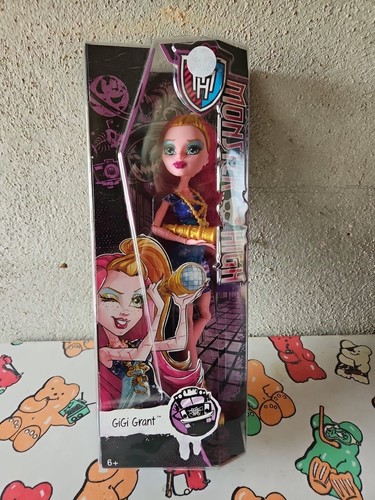 2014 monster high freaky field - monster,