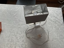 Moderne Tischleuchte