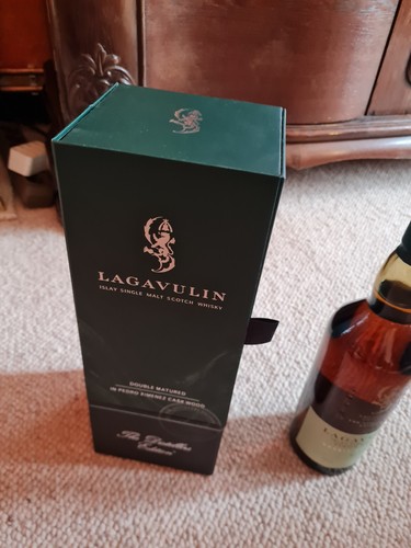 Lagavulin islay single malt - single,
