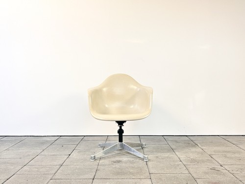 Herman miller fiberglass - herman,