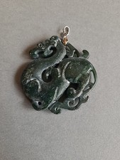 Stein Anhänger Motiv Drache Geschnitzt Grün Jade, Jadeit
