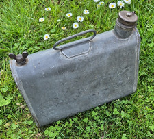 HISTORISCHER METALL BENZIN