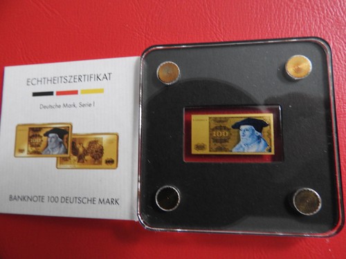 Banknoten auf goldbarren - *dm-banknoten,