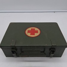 Alter DDR Sanikasten Rotes