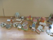 Kibri u.a. Spur Z Gebäude Set 20-teilig Div. Häuser Kapelle u.a. ohne OVP ZP905