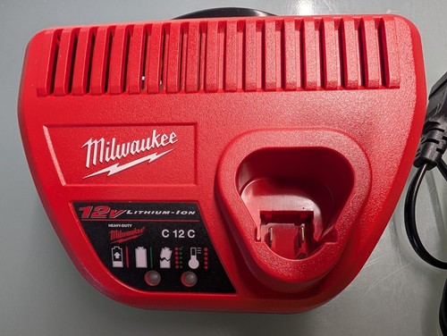 Akku ladegerät 12v milwaukee - 12v,